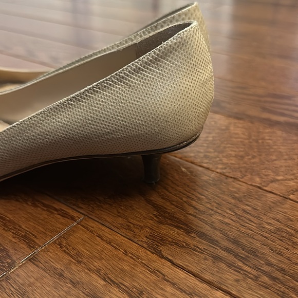Michael Kors Alina Pointed Toe Kitten Heel Pump - Picture 3 of 4